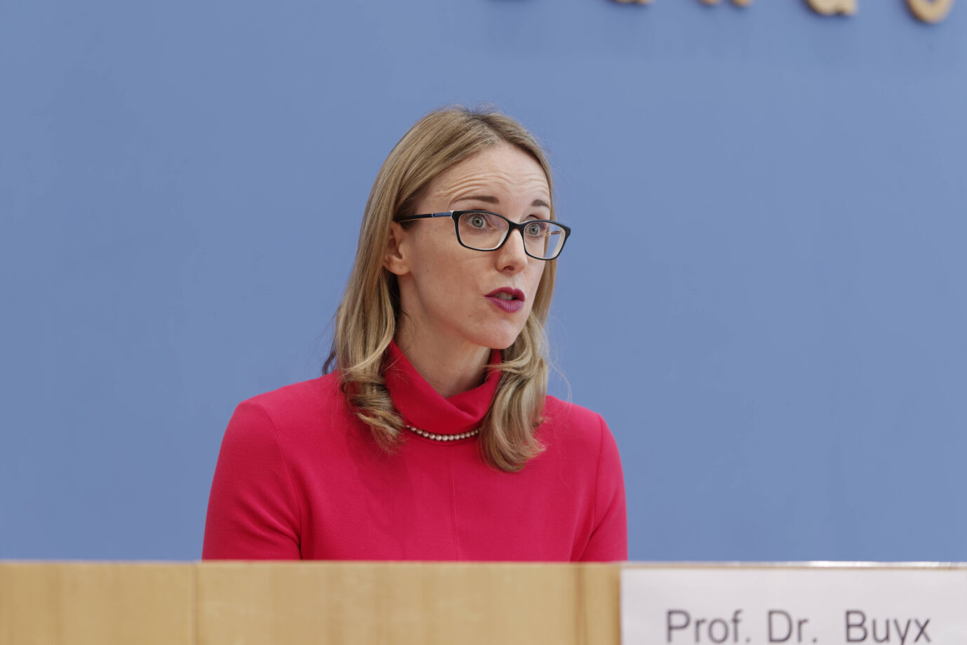 Hat sich zu den Vorwürfen auch nach einer Wochen noch nicht konkret geäußert: Die Ex-Chefin des Deutschen Ethikrats, Alena Buyx. Foto: IMAGO / Jürgen Heinrich