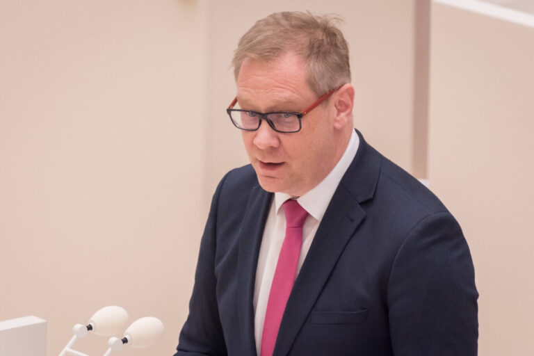 Kehrt seiner Linken den Rücken: Brandenburgs Antisemitismusbeauftragter Andreas Büttner. Foto: IMAGO / Christian Spicker