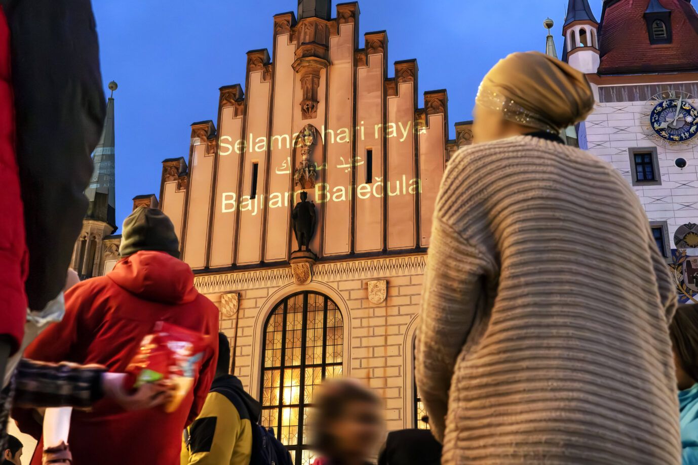 Im München wurde das Alte Rathaus wieder extra beleuchtet um das Ende des Fastenmonats der Moslems, Ramadan, zu feiern. Foto (Archiv): IMAGO / Wolfgang Maria Weber