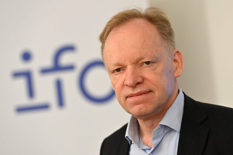 Ifo-Chef Clemens Fuest will eine Obergrenze für die Staatsquote. Foto: IMAGO / Sven Simon