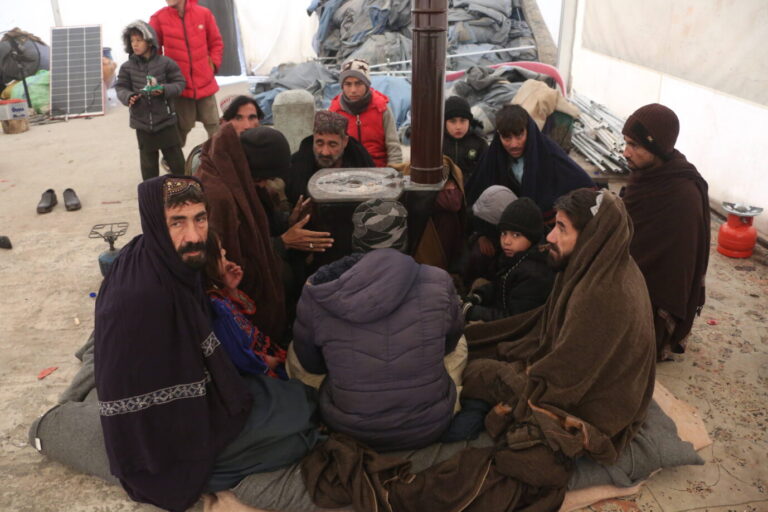 16.928 Afghanen sind in der vergangenen Woche aus dem Iran und Pakistan in ihre Heimat zurückgekehrt. Nicht wenige davon werden sich wohl bald auf den Weg nach Europa machen. Foto: IMAGO / Xinhua