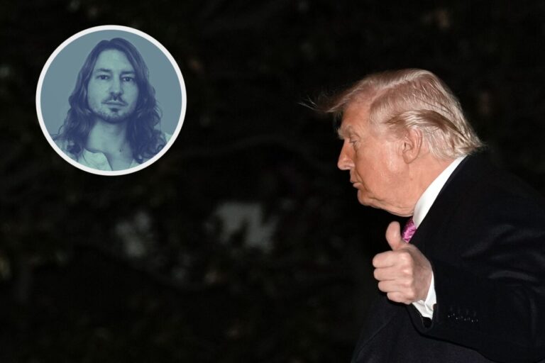 Daumen hoch von Donald Trump. Die Lügen des US-Präsidenten sind schlechter als die seiner Vorgänger. Foto: picture alliance / abaca | Pool/ABACA