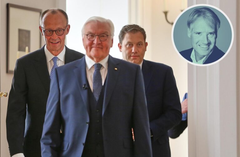 Abgewählte Parlamente als neuer Hit „unserer Demokratie“: Bundespräsident Frank-Walter Steinmeier (Mitte) mit Bundeskanzler Friedrich Merz (CDU, links) und Vizekanzler Lars Klingbeil.