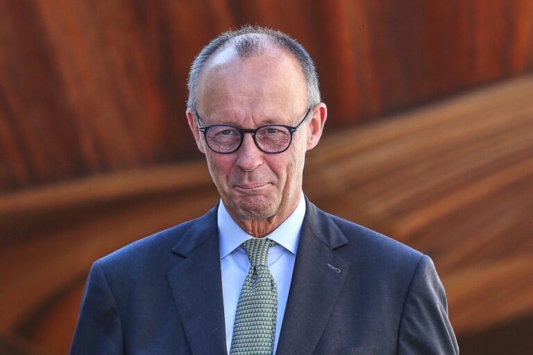 Freut sich über das ungarische Wahlergebnis: Bundeskanzler Friedrich Merz (CDU). Foto: picture alliance / dts-Agentur