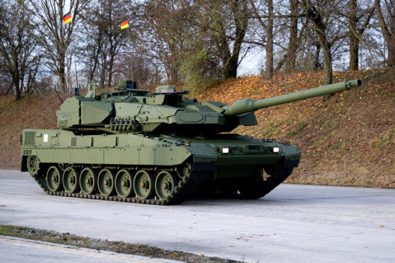 Ein Leopard 2A8 auf der Teststrecke: Jüngste Hoffnung der Bundeswehr. (Themenbild)