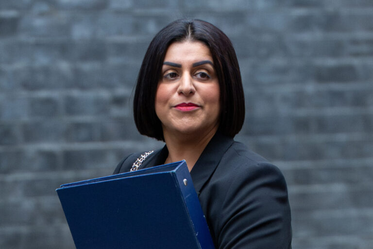 Die britische Innenministerin Shabana Mahmood: Für sie sei Vortäuschung sexueller Orientierung zwecks Asyl „jenseits aller Verachtung“. (Themenbild)