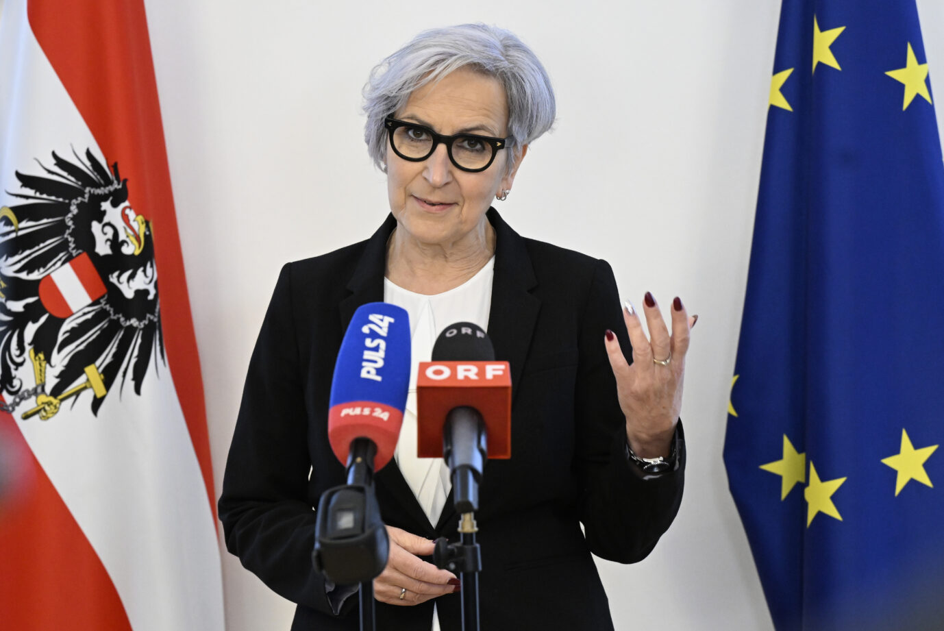 Will mit dem neuen Gesetz gegen Spionage vorgehen: Justizministerin Anna Sporrer (SPÖ). Foto: picture alliance / HARALD SCHNEIDER / APA /