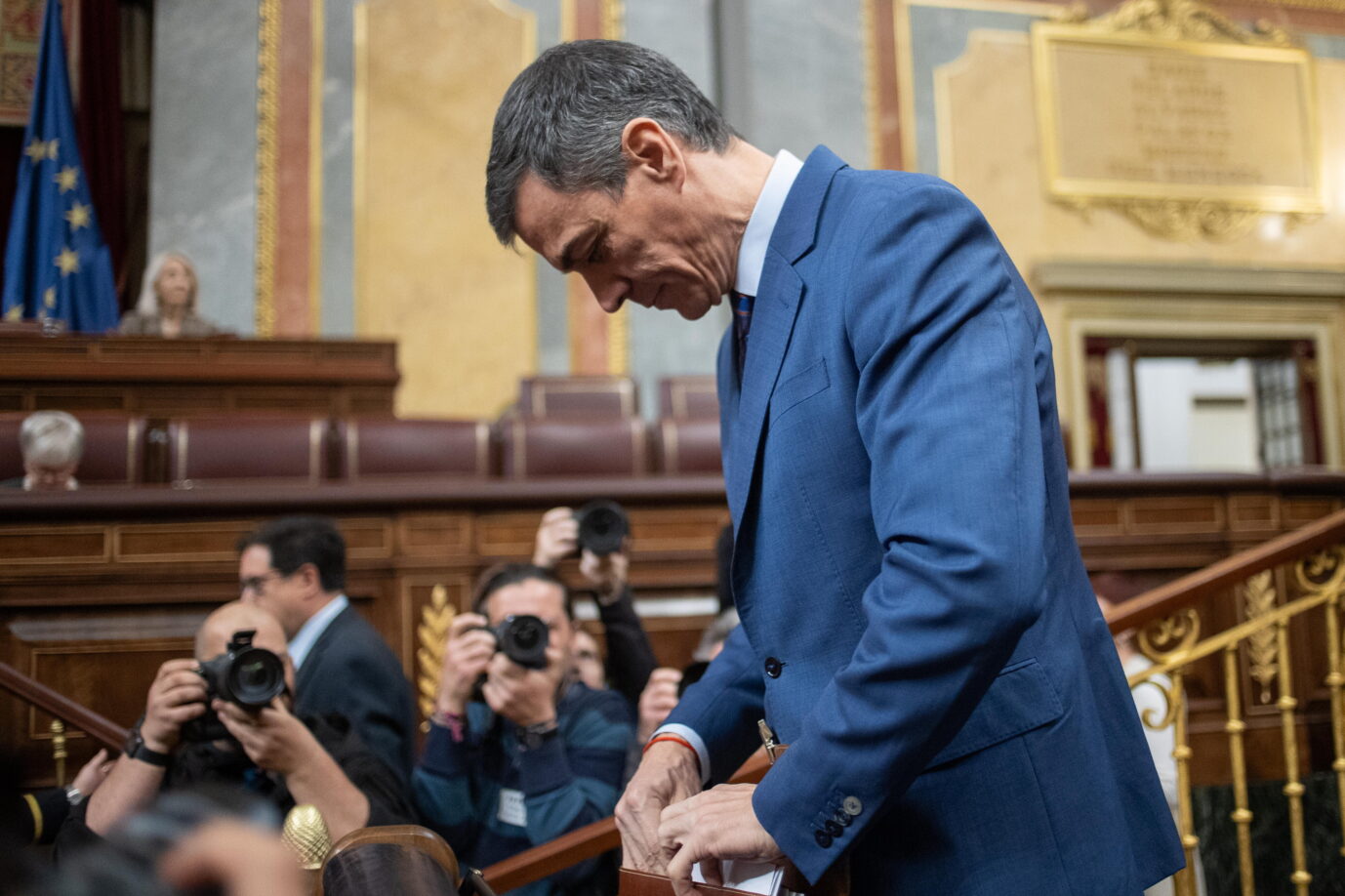 Die Korruptionsvorwürfe gegen Parteifreunde und seine Ehefrau belasten Spaniens Regierungschef Pedro Sánchez.