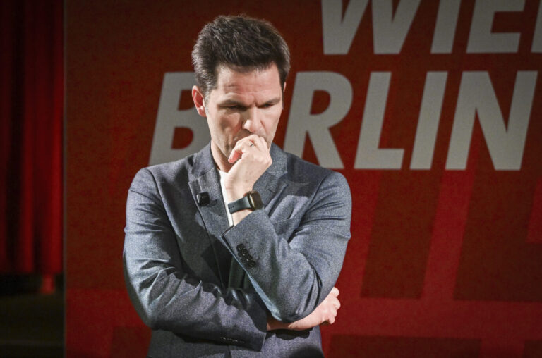 Steffen Krach, Spitzenkandidat der SPD für die Wahl zum Abgeordnetenhaus: Die Mietenpolizei soll Bußgelder eintreiben. Foto: picture alliance/dpa | Jens Kalaene