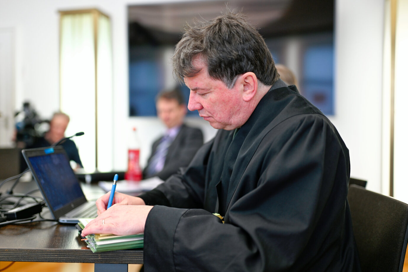 Der Jurist Harald von Herget vertritt die Kläger vor dem Verwaltungsgerichtshof: Seiner Ansicht nach ist die Relegation des Verfahrens rund um den Rundfunk an die nächsthöhere Instanz wahrscheinlich. Foto: picture alliance/dpa | Uwe Anspach