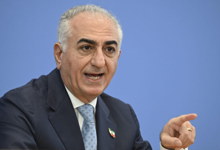 Schah-Sohn Reza Pahlavi wirbt in Berlin um Unterstützung für die iranische Opposition.