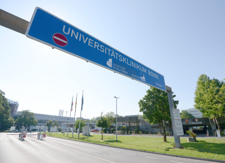 Im Uniklinikum Bonn werden konservative Medien wie die JF zensiert. Warum? Das will die Klinik selbst nun herausfinden. Foto: picture alliance / dpa | Caroline Seidel