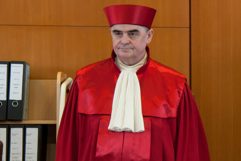 Peter Müller, hier 2016 als Verfassungsrichter, hält nichts von Debatten über eine Brandmauer zur AfD.