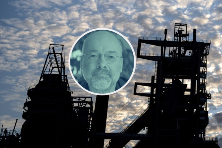 Eine alte Industrieruine in Dortmund: Die aktuelle Klimapolitik führt zur Deindustrialisierung. (Themenbild/Collage)