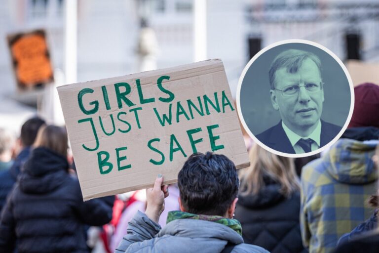 Ein Protest gegen „digitale Gewalt“ im Fall der Schauspielerin Collien Fernandes: Instrument der Politik. Jürgen Habermas sprach von "Arkanpolitik". (Themenbild)