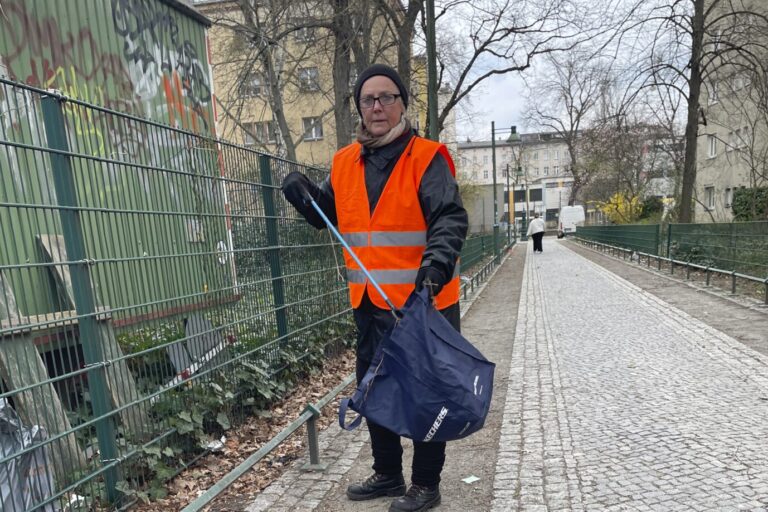Marika Schmidt im Kampf gegen die Achtlosigkeit der Berliner. (Themenbild)
