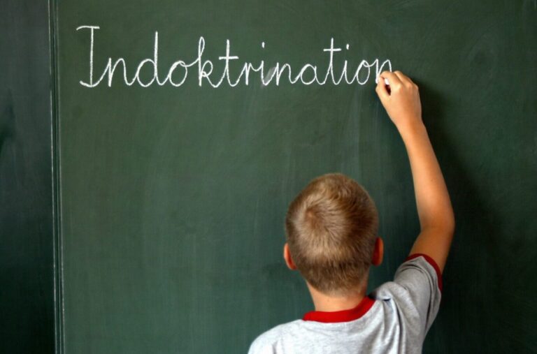 Staatlich geförderte Indoktrination von Schülern ist ein Skandal.