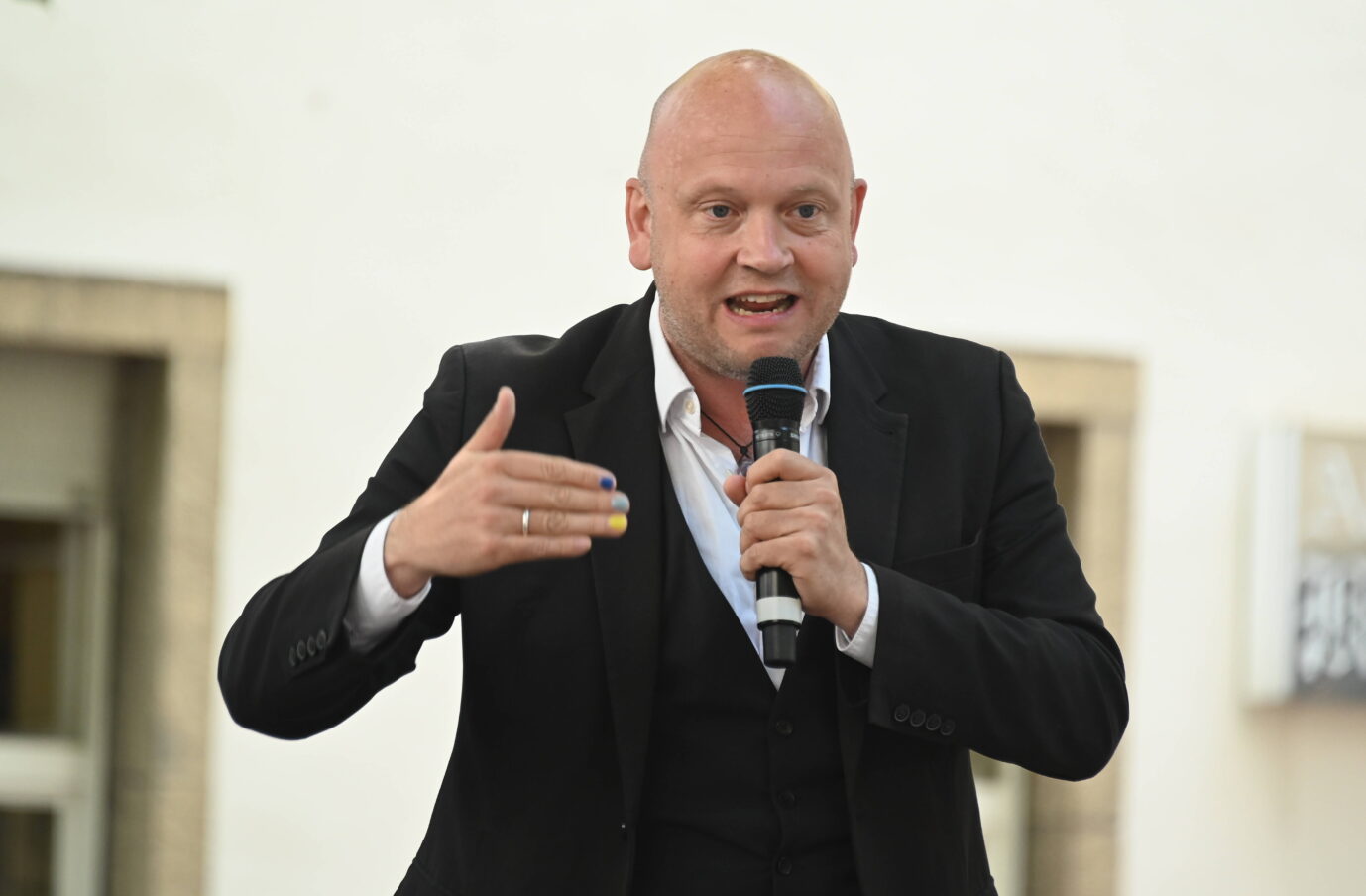 Theater-Regisseur, Kabarettist, Künstler und Moderator des „Achse des Guten“-Podcasts „Indubio“ Gerd Buurmann