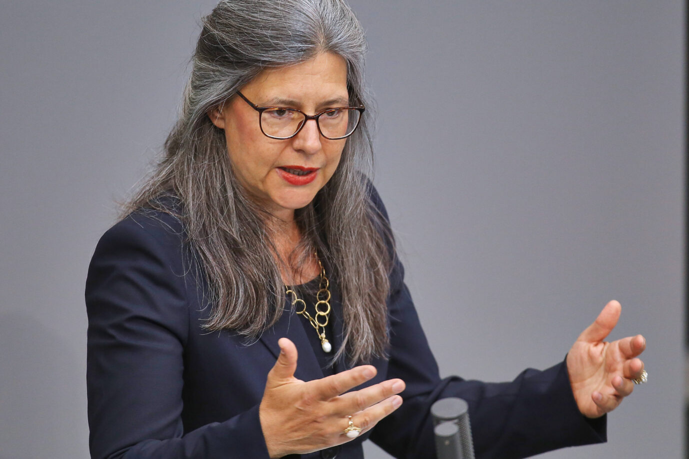 Geizt nicht mit Kritik an Wirtschaftsministerin Katherina Reiche: Nina Scheer (SPD). Foto: IMAGO / dts Nachrichtenagentur