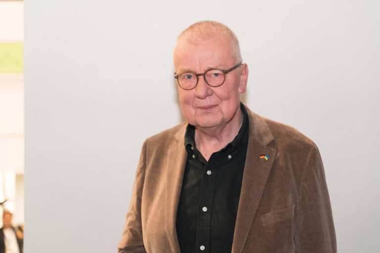 FRANKFURT AM MAIN, Deutschland - 18. Oktober 2024: Ruprecht Polenz (*1946, deutscher Politiker) auf der 76. Frankfurter Buchmesse FRANKFURT AM MAIN, Deutschland - 18. Oktober 2024: Ruprecht Polenz (*1946, deutscher Politiker) auf der 76. Frankfurter Buchmesse Frankfurt (License=RM) Copyright: xZoonar.com MarkusxWissmannx 24211469. Er ist ein Gegner der AfD.