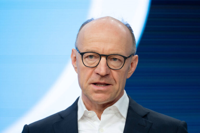 Die Marge liegt „auf einem viel zu niedrigen Niveau", sagt VW-Vorstand Arno Antlitz und fordert einen grundlegenden Umbau des Konzerns. Foto: IMAGO / Sven Simon