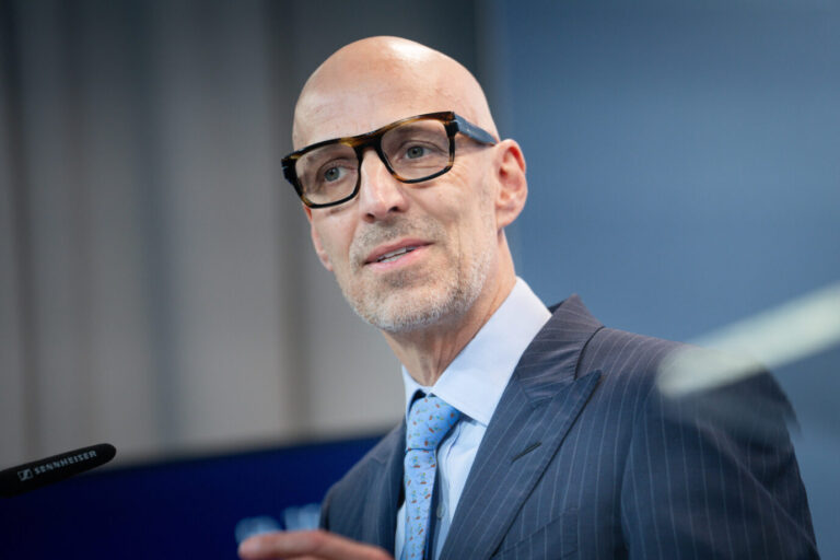 BDI. Peter Leibinger, Präsident des Bundesverband der Deutschen Industrie, kritisiert die Wirtschaftspolitik der Bundesregierung und fordert einen grundlegenden Kurswechsel. Foto: IMAGO / Political-Moments