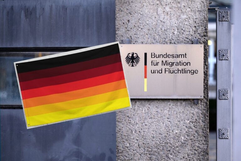 Das Bundesamt für Migration und Flüchtlinge: Der Asylentscheider findet, dass die "Stolzmonat"-Flagge cool aussah. Fotos: picture alliance / Panama Pictures | Dwi Anoraganingrum /// Screenshot/JF