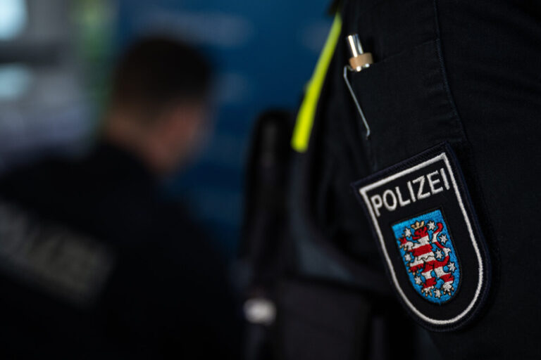 Die Polizei in Thüringen ermittelt wegen einer Vergewaltigung gegen tatverdächtige Ausländer, darunter Syrer und Iraker (Symbolbild).