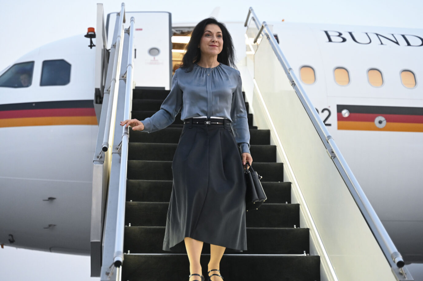 Wirtschaftsministerin Katherina Reiche hat sich auf den Weg nach China gemacht.