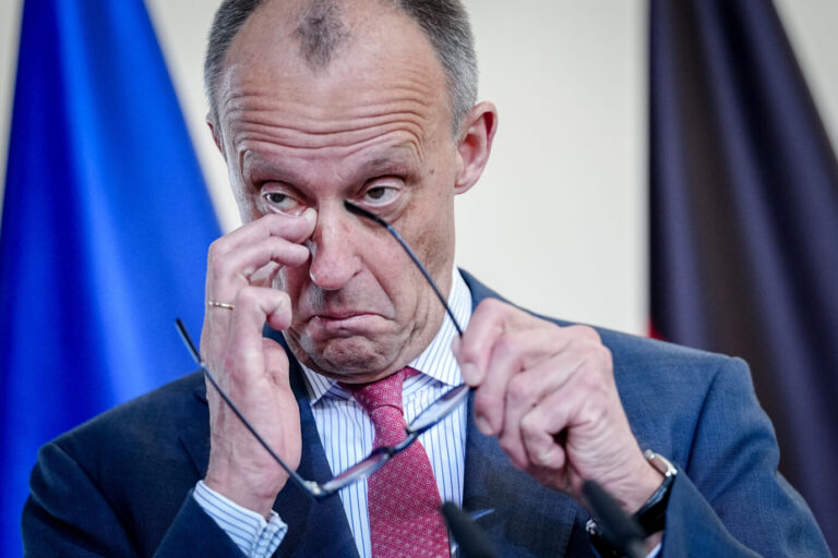 Bundeskanzler Friedrich Merz (CDU) gibt ein Pressestatement zur geplanten Krankenkassenreform. Zuletzt hat er eine Seniorin angeschnauzt.