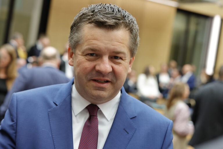 Sven Schulze | CDU, Ministerpräsident des Landes Sachsen-Anhalt, Deutschland, Berlin, 1065. Sitzung des Bundesrates am 8. Mai 2026, Deutschland, Berlin, 1065. Sitzung des Bundesrates am 8. Mai 2026. Schulze warnt vor AfD und Linkspartei.