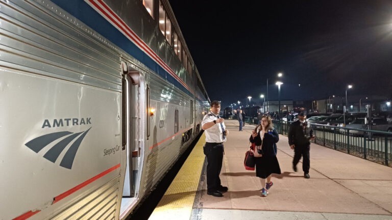 Ein „Amtrak“-Schlafwagen: Perfekt für eine Reise, die sich über tausende Kilometer streckt. (Themenbild)