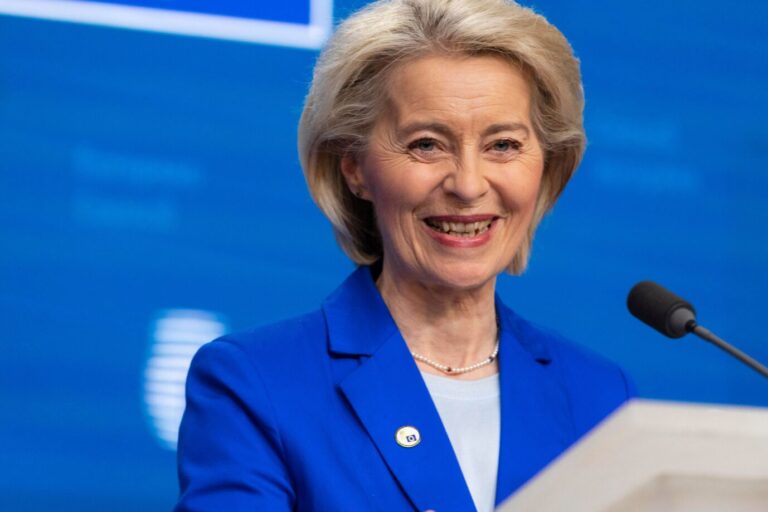 EU-Kommissionspräsidentin Ursula von der Leyen (CDU): will für den Mehrjährigen Finanzrahmen noch mehr Geld. Foto: picture alliance / MAXPPP | Nicolas Landemard / Le Pictorium