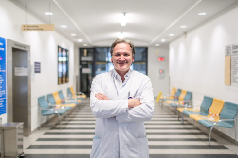Rainer Kimmig, Direktor der Essener Klinik für Frauenheilkunde und Geburtshilfe, der keine Abtreibungen durchführt
