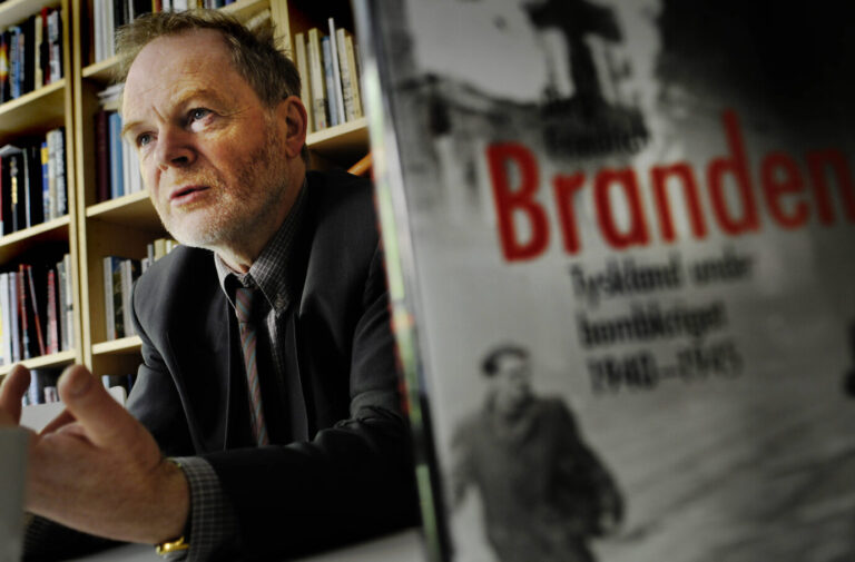 Jörg Friedrich (2008): Der Historiker wird seit seiner 2002 veröffent- lichten Studie „Der Brand“ wegen seiner angeblich „undisziplinierten Sprache“ kritisiert. Foto: Jurek Holzer