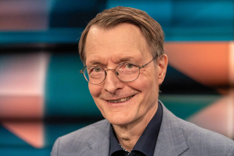 Karl Lauterbach (SPD): Der ehemalige Bundesgesundheitsminister freut sich über das Ergebnis der WHO-Kommission und mögliche Klima-Lockdowns.