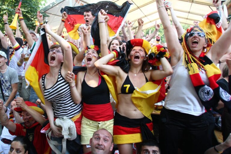 WM und Deutschland-Fahnen? Nicht im staatlich geförderten Biergarten in Kassel.