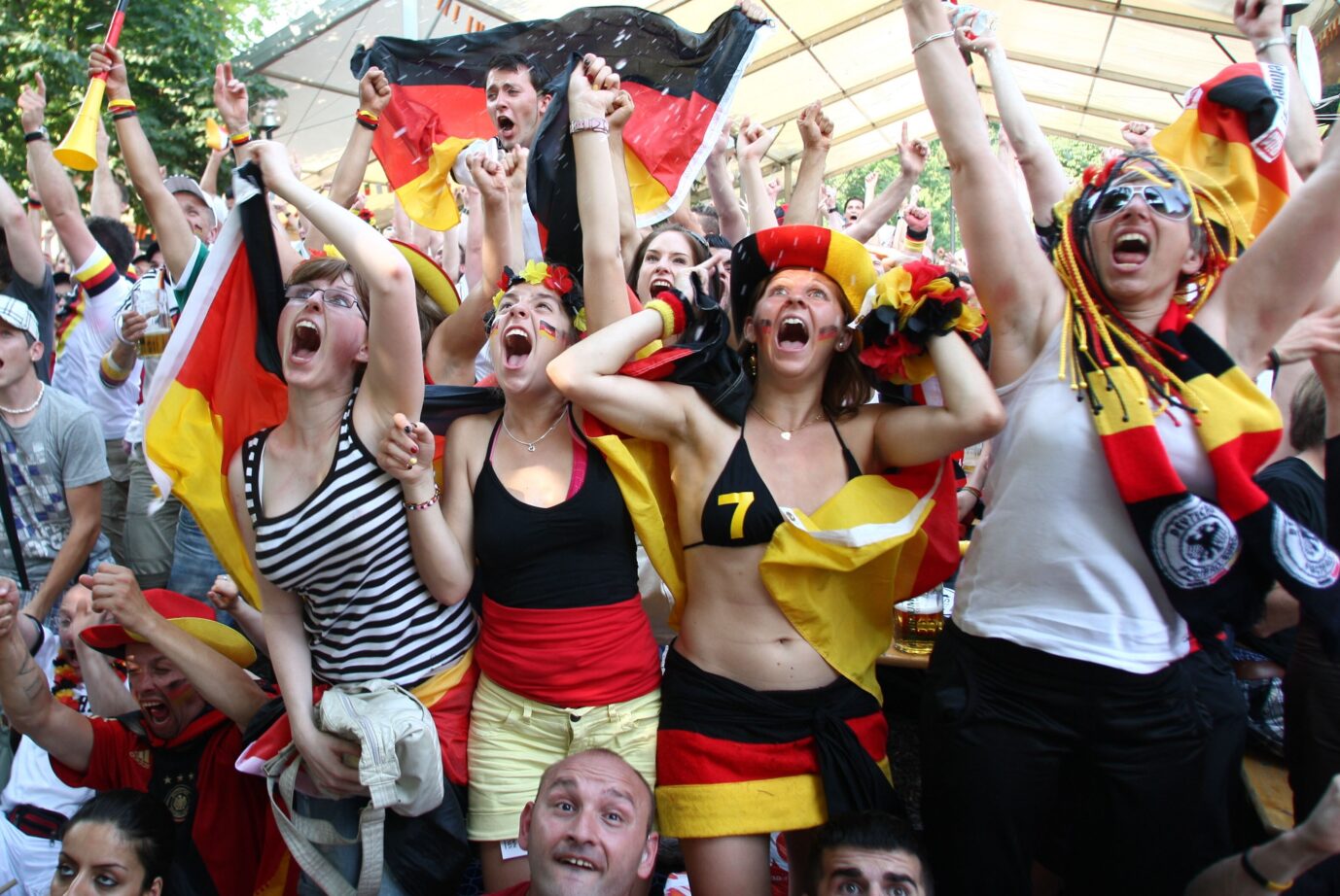 WM und Deutschland-Fahnen? Nicht im staatlich geförderten Biergarten in Kassel.
