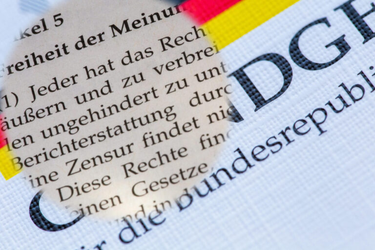 Deutsches Grundgesetz Artikel 5, Meinungsfreiheit, Auszug aus der Ausgabe der Bundeszentrale für politische Bildung. Pressefreiheit.
