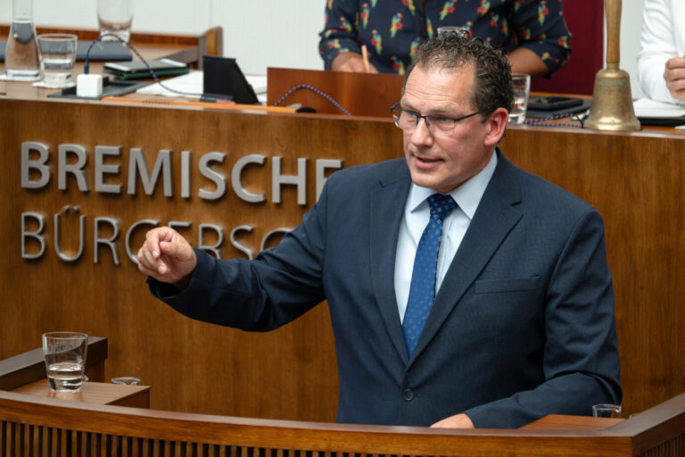 Jan Timke überwies Geld an eine Schule in Bremerhaven
