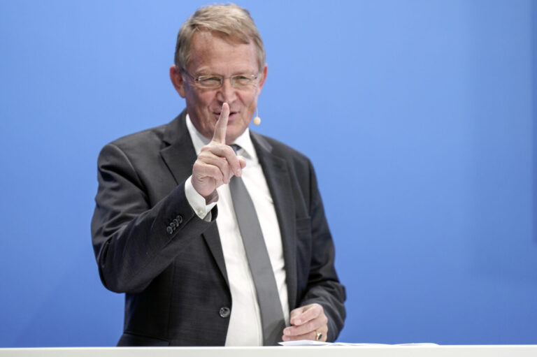 Ließ einen Meinungsbeitrag von der Künstlichen Intelligenz verfassen: Ex-Chefredakteur des Tagesspiegel, Stephan-Andreas Casdorff Foto: picture alliance / Geisler-Fotopress | Bernd Elmenthaler/Geisler-Fotopr