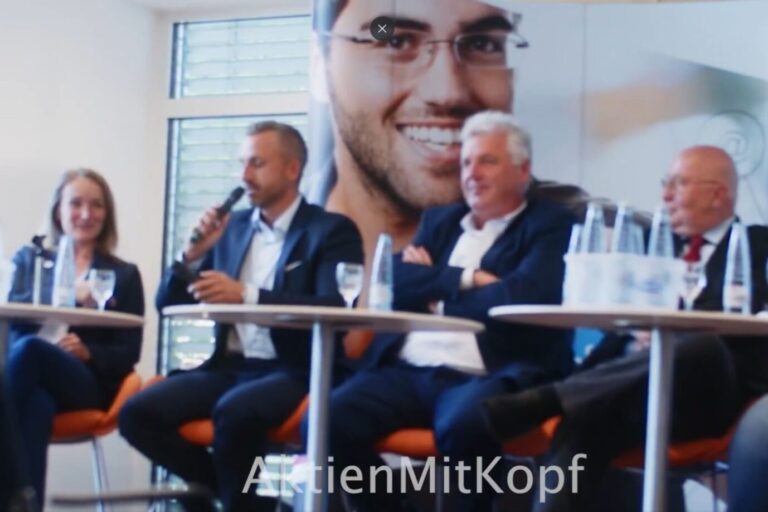 Das Bild zeigt Ulrich Siegmund von der AfD und Guido Heuer von der CDU.