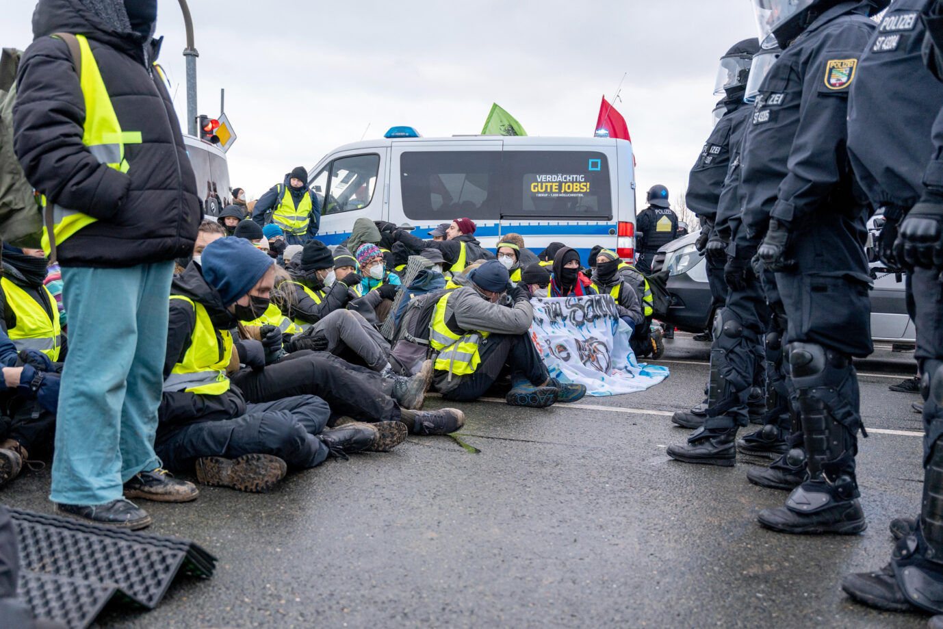 Linksextremisten gegen AfD Die Spur führt in einen steuerfin