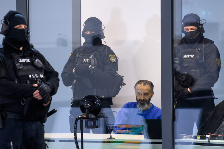Der Attentäter von Magdeburg sitzt im Gerichtssaal - und wurde jetzt lebenslänglich verurteilt
