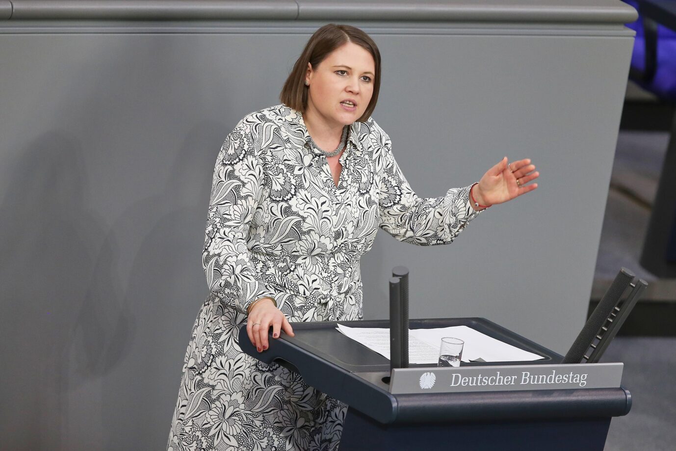 Bundestagsabgeordnete Carolin Wagner (SPD): Juso-Chef Philipp Türmer wirft Bundesforschungsministerin Dorothee Bär vor, „saudumme Klischees“ zu verbreiten. Foto: picture alliance / dts-Agentur | -. Wegen der Bafög-Reform entfacht ein neuer Koalitionsstreit.