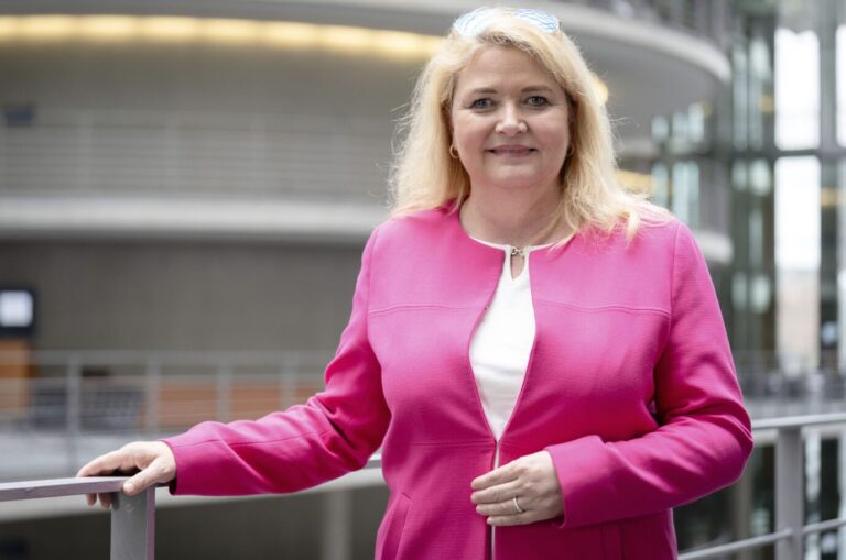 Berlins AfD-Landes- und Fraktionschefin Kristin Brinker möchte Regierende Bürgermeisterin der Hauptstadt werden.