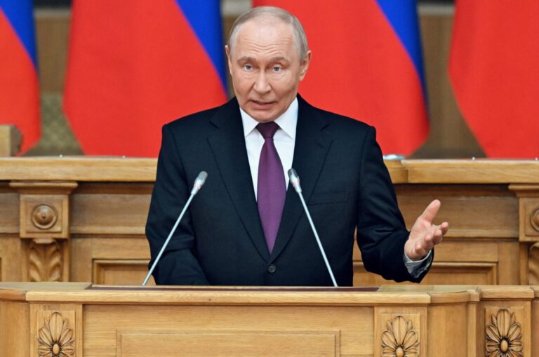 Russlands Präsident Wladimir Putin ist Gastgeber des Wirtschaftsforums in St. Petersburg.