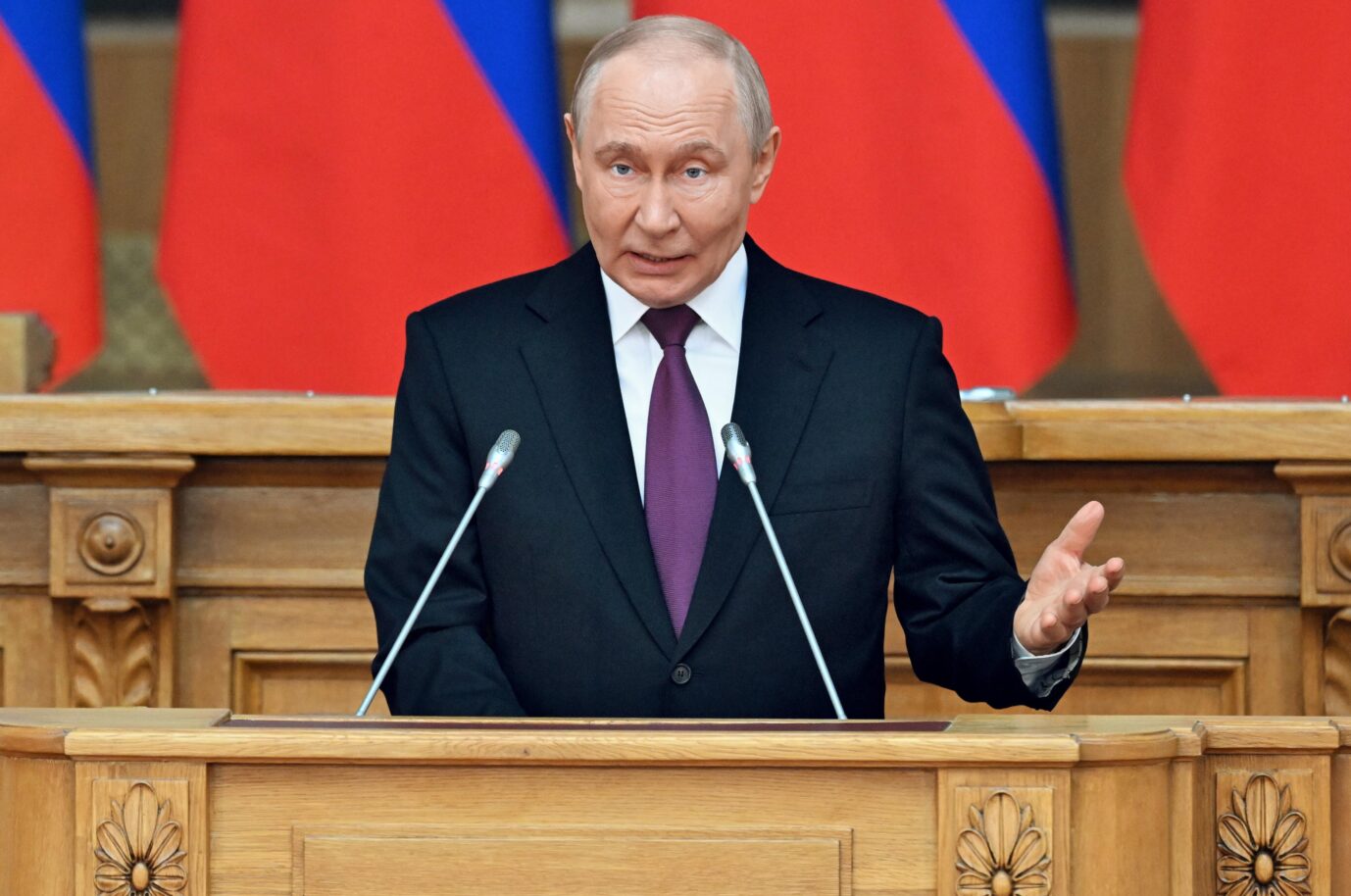 Russlands Präsident Wladimir Putin ist Gastgeber des Wirtschaftsforums in St. Petersburg.