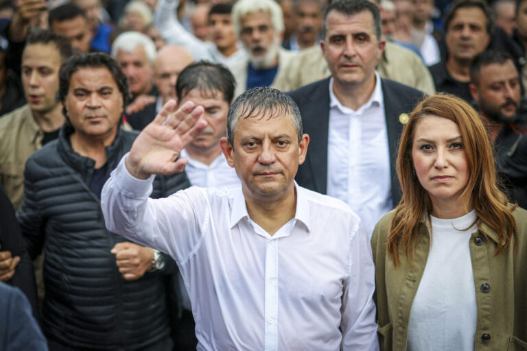 Abgesetzter CHP-Chef Özel: „Angelegenheit zwischen Erdoğan und der Nation“.