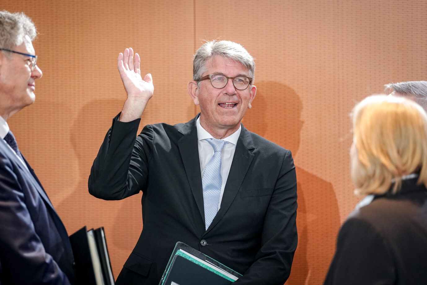 Wolfgang Weimer (M), Kulturstaatsminister, nimmt an der Sitzung des Bundeskabinetts im Bundeskanzleramt teil.